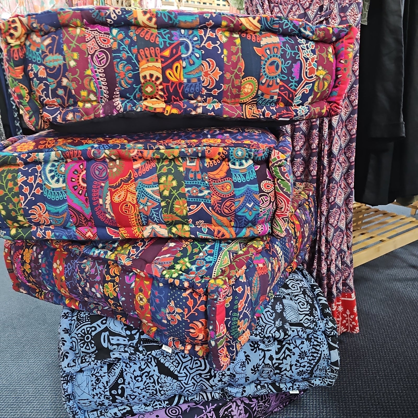 CUSHION - SQUARE BATIK 60 CM