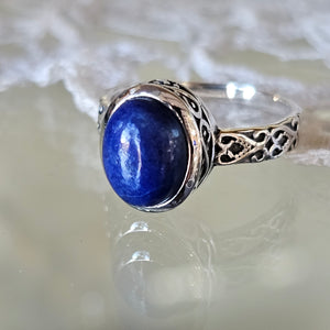 FILIGREE RAISED OVAL RING