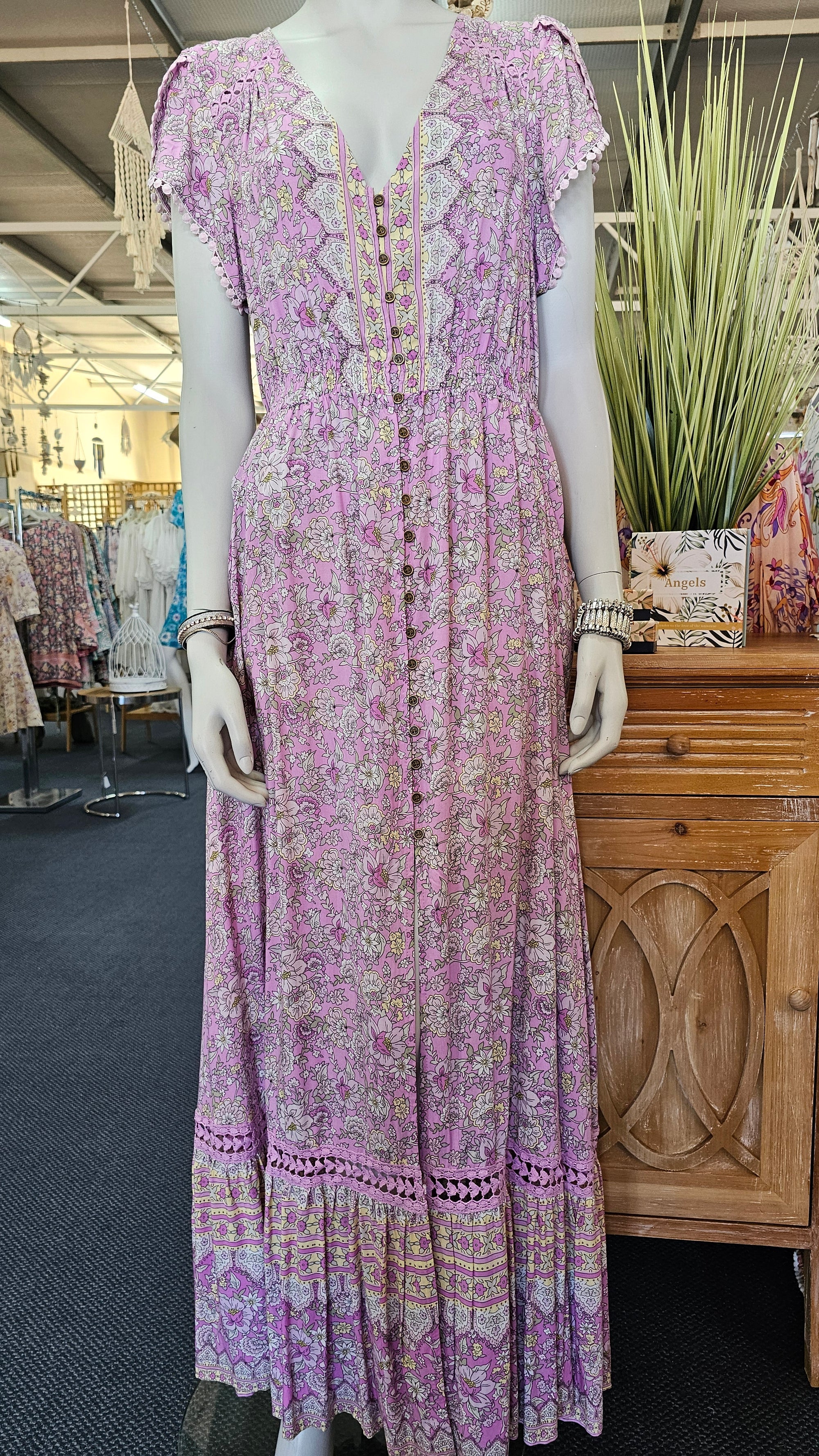 QUEENIE V-NECK MAXI DRESS