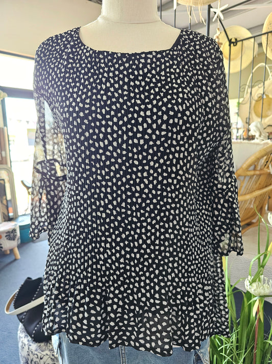 #Chiffon Pleated Top Frilled Sleeve
