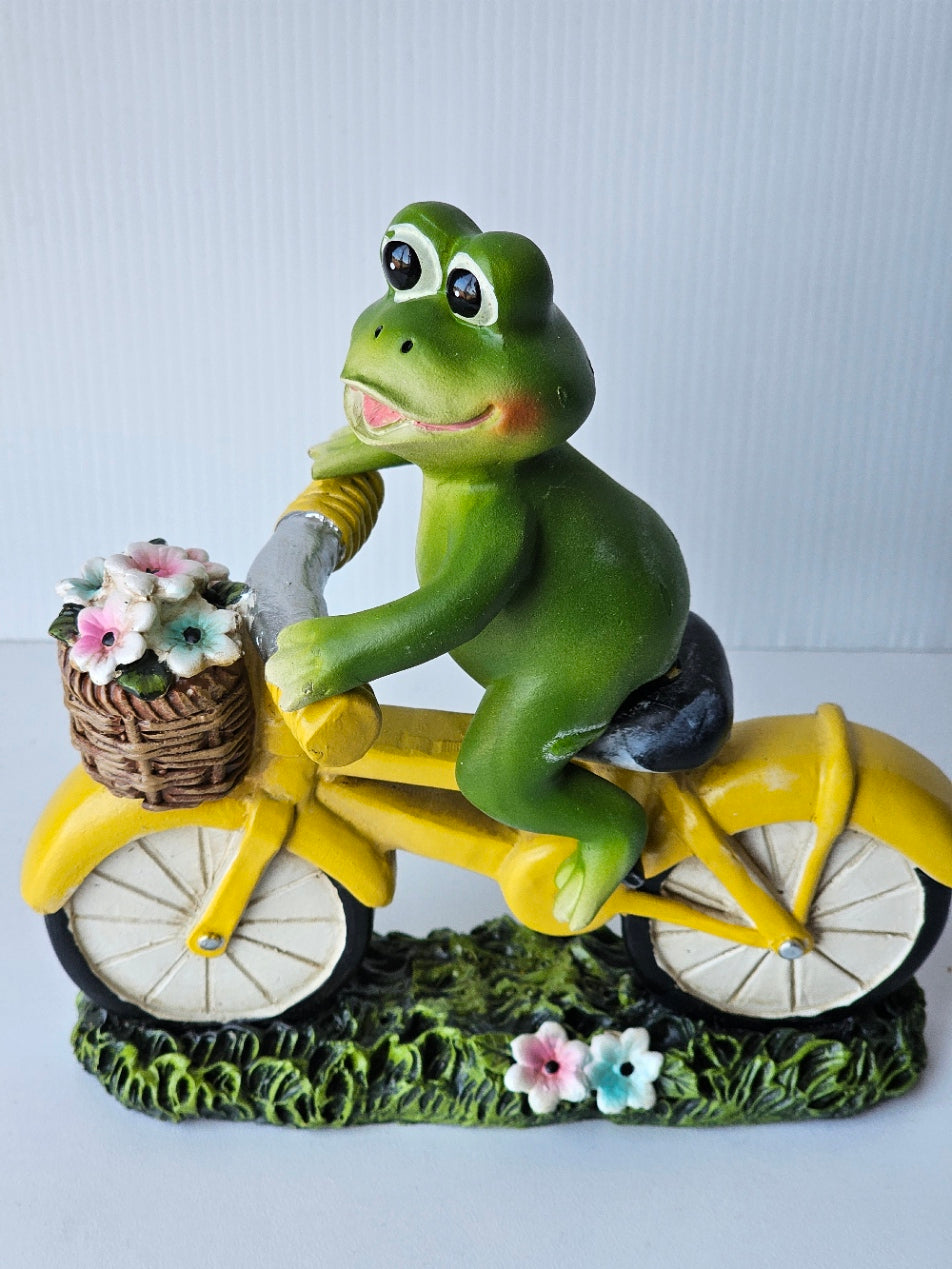 GARDEN ANIMALS ON BIKE ORNAMENT