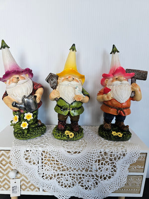 GARDEN GNOME ORNIMENTS