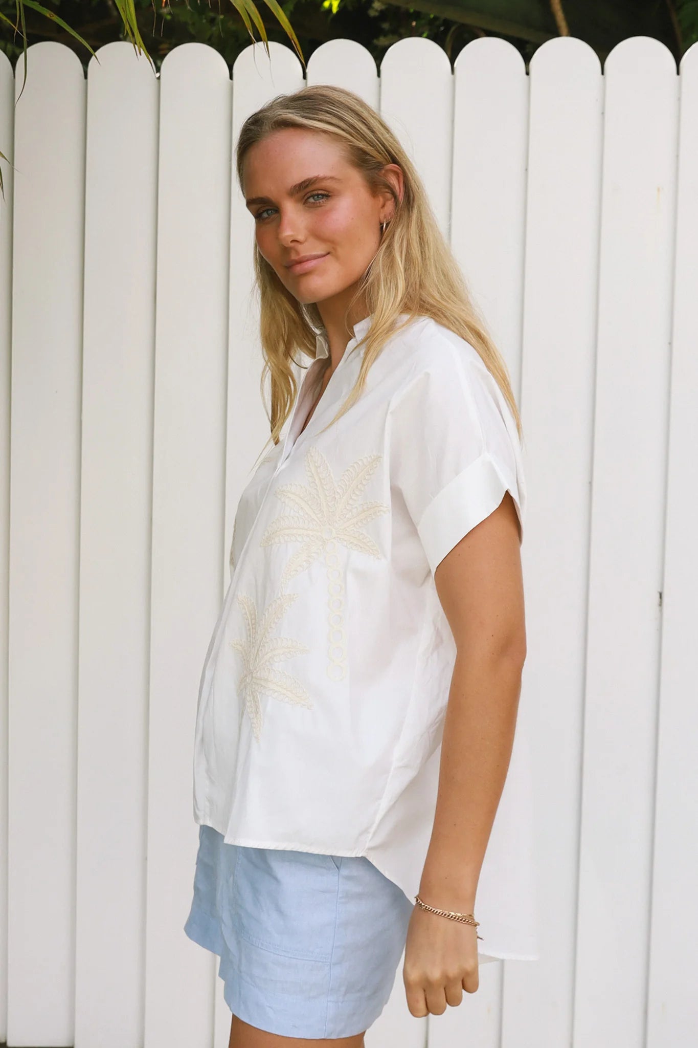 Kiki Cove Emb. Palm Tree Top