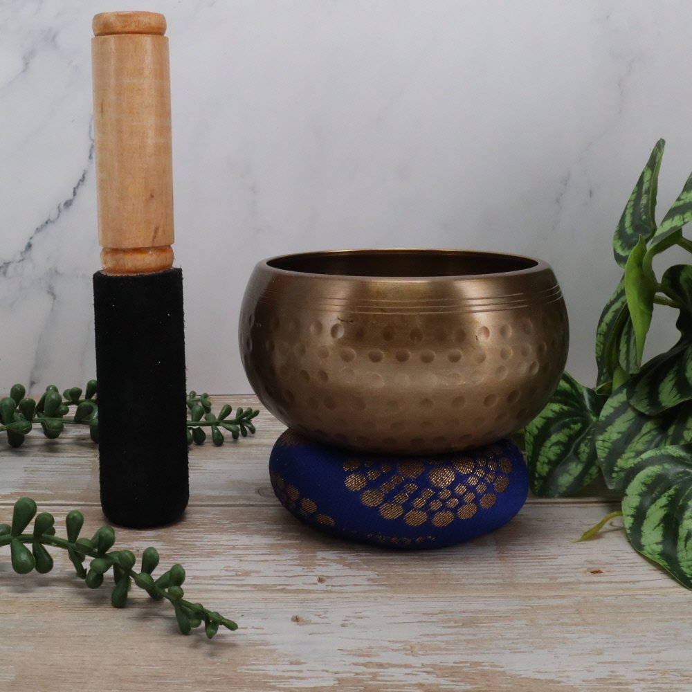 10cm Antique Brass Hammered Singing Bowl