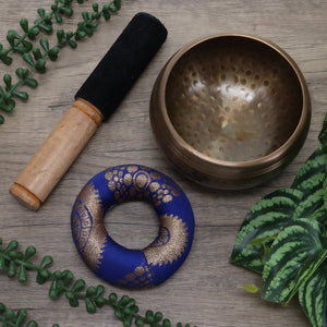 10cm Antique Brass Hammered Singing Bowl