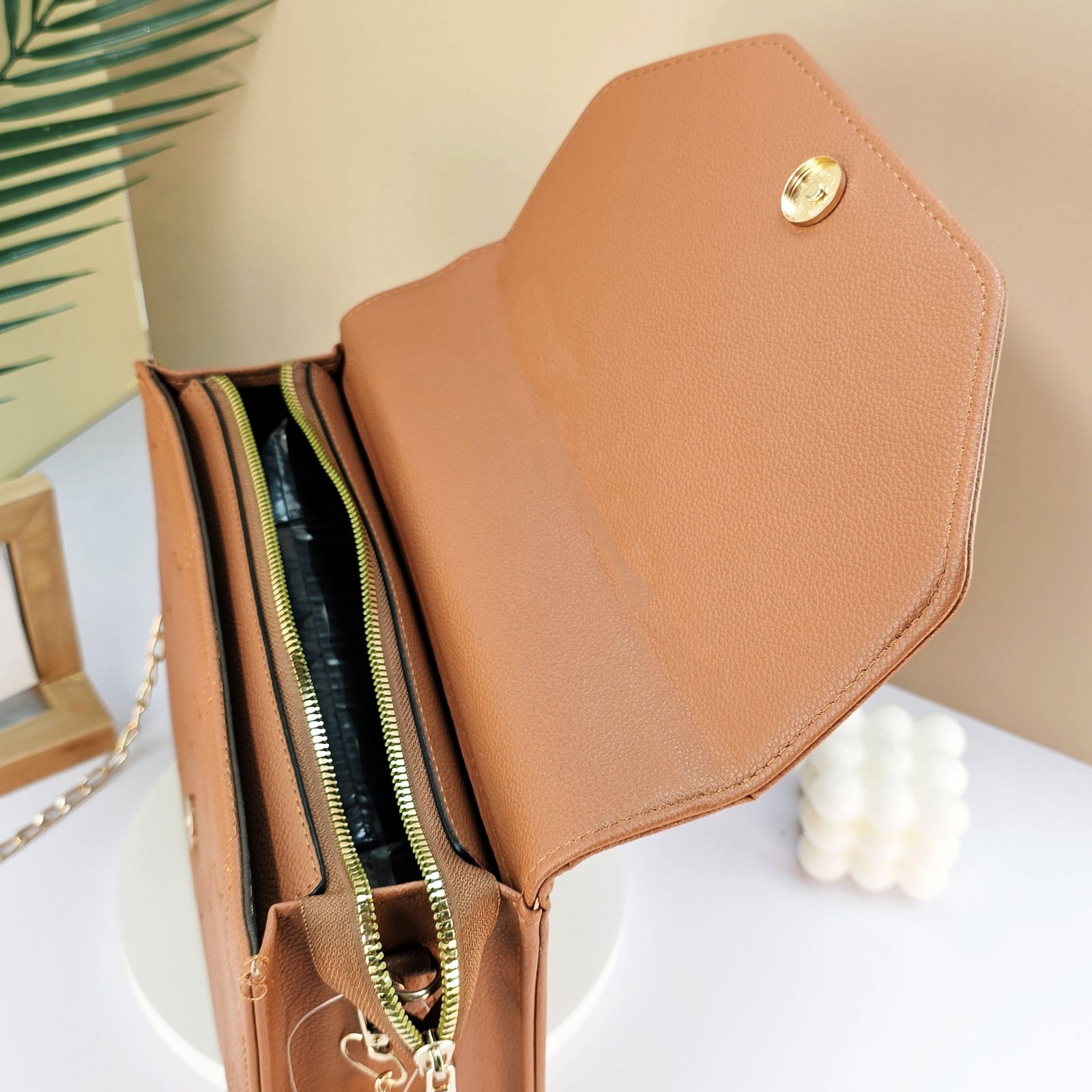 #Large Crossbody Bag With Gold Chain Detail Strap