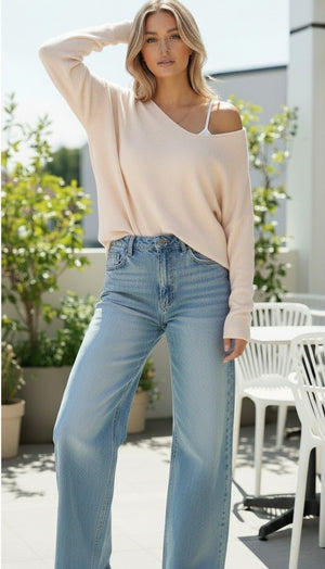 #Ella Lightweight V-Neck Knit Jumper