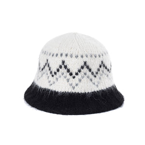 Knitted Bucket Hat With ZigZag Pattern & Elastic
