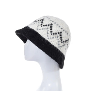 Knitted Bucket Hat With ZigZag Pattern & Elastic