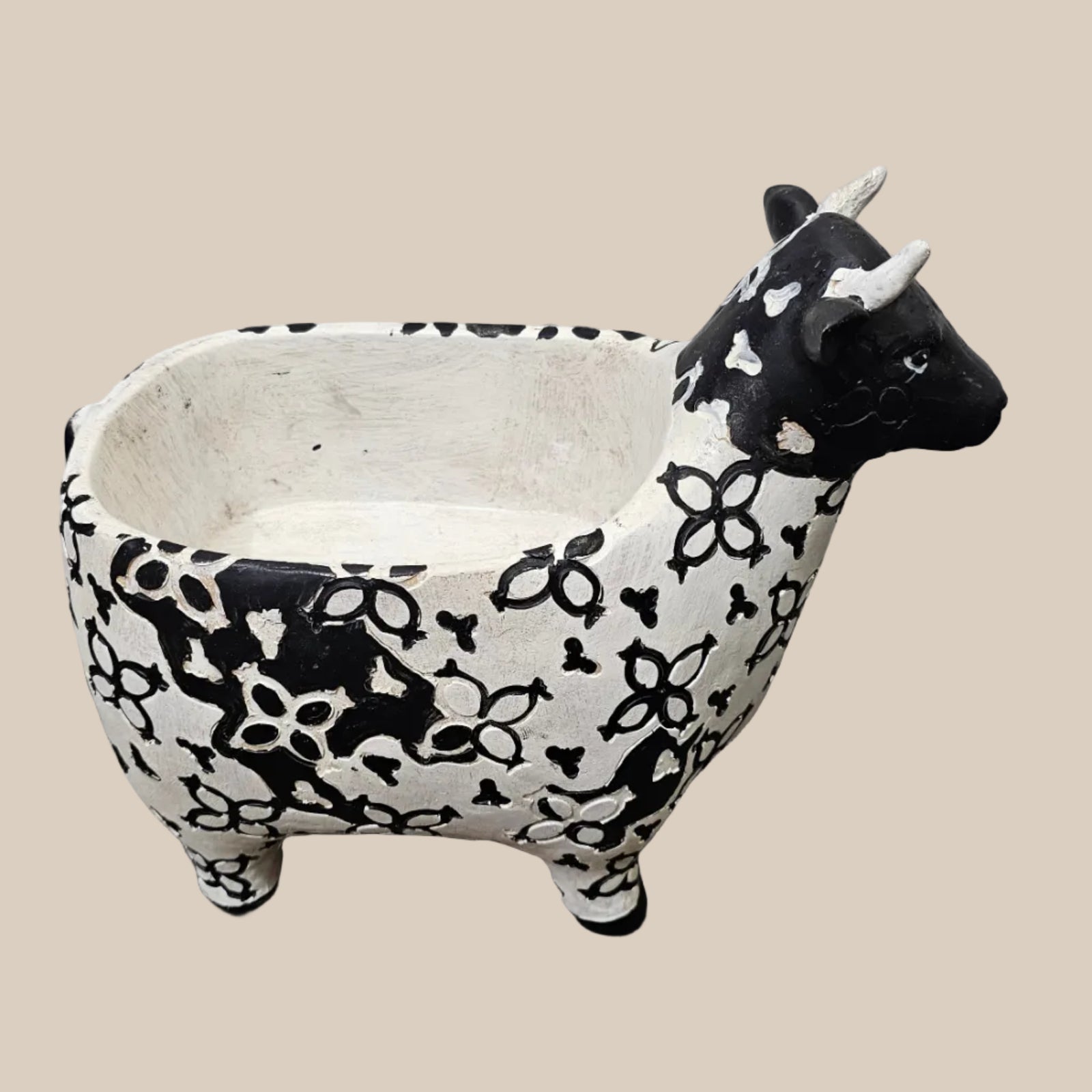 #Cow Black/White Resin Planter