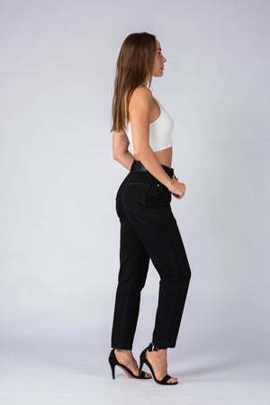 BLACK HIGH WAISTED MOM JEANS