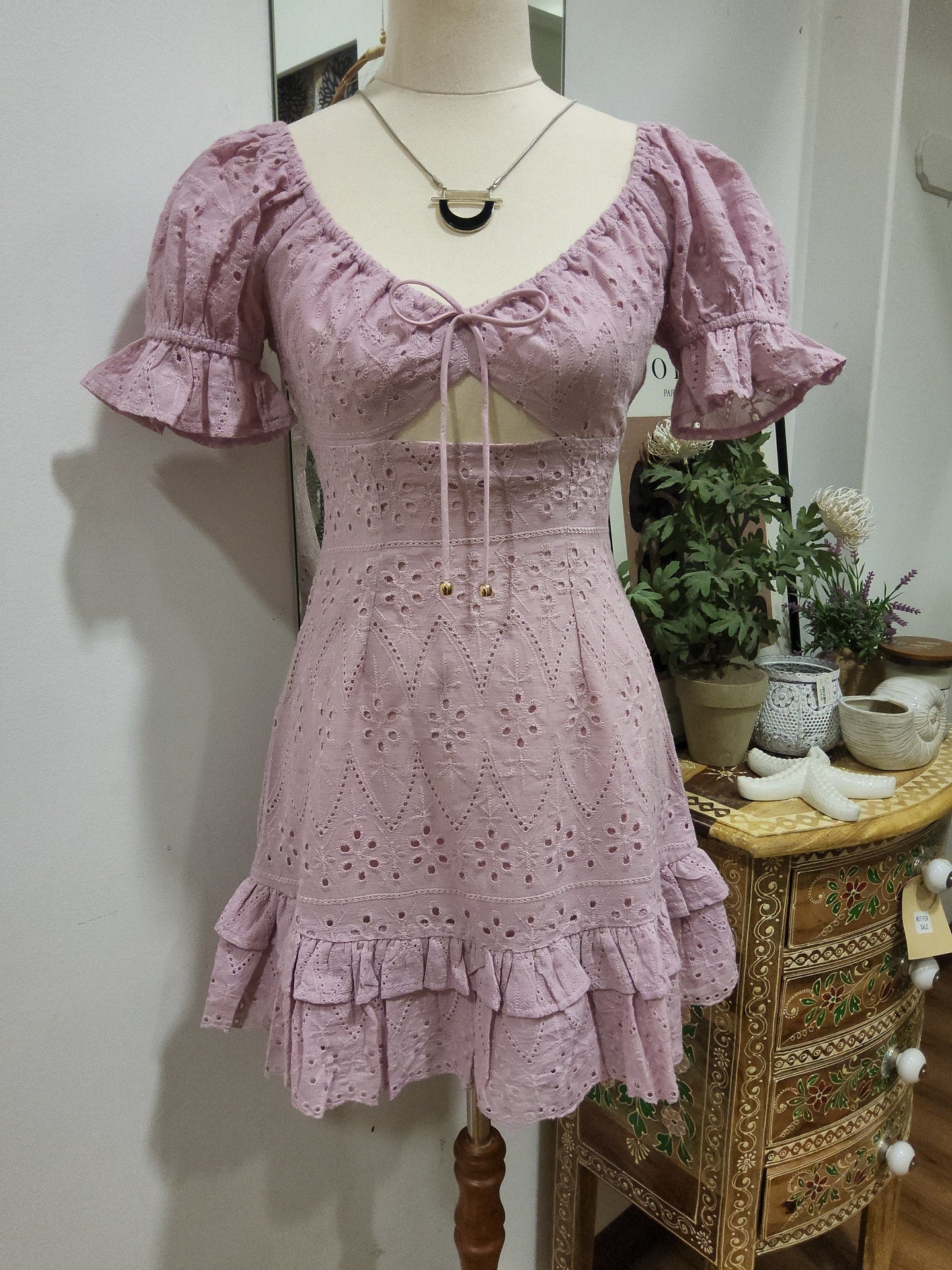 MAUVE MINI DRESS WITH CUT OUT